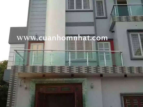 Lan can kính đẹp quận 3