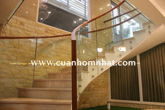 Cầu thang kính uôn cong tỉnh Đông Nai