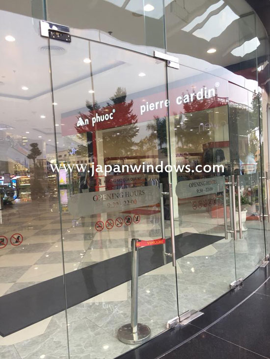 cửa kính cường lực an toàn