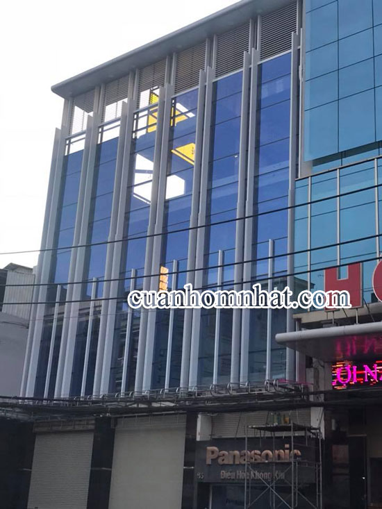 Mặt dựng kính phản quang