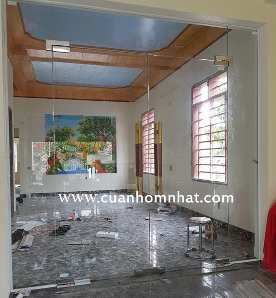 Cửa kính cường lực 