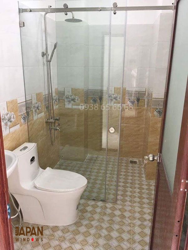 Phòng tắm đứng cửa lùa trượt
