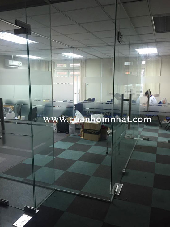 Vách kính cường lực quận 8